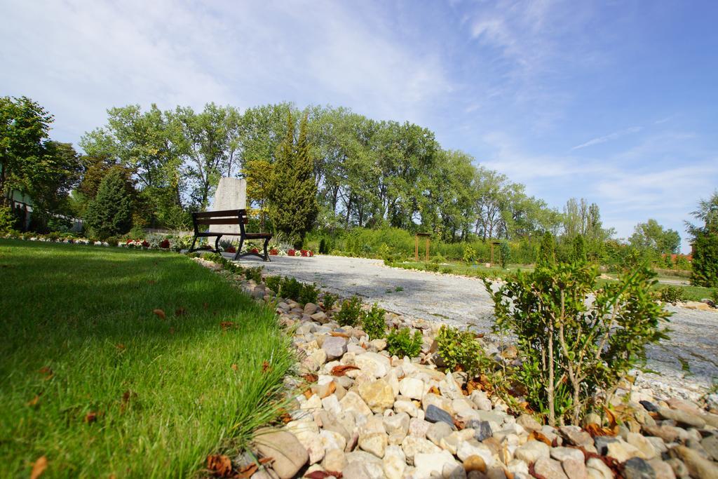 Villa La Pierre Счегом Екстериор снимка